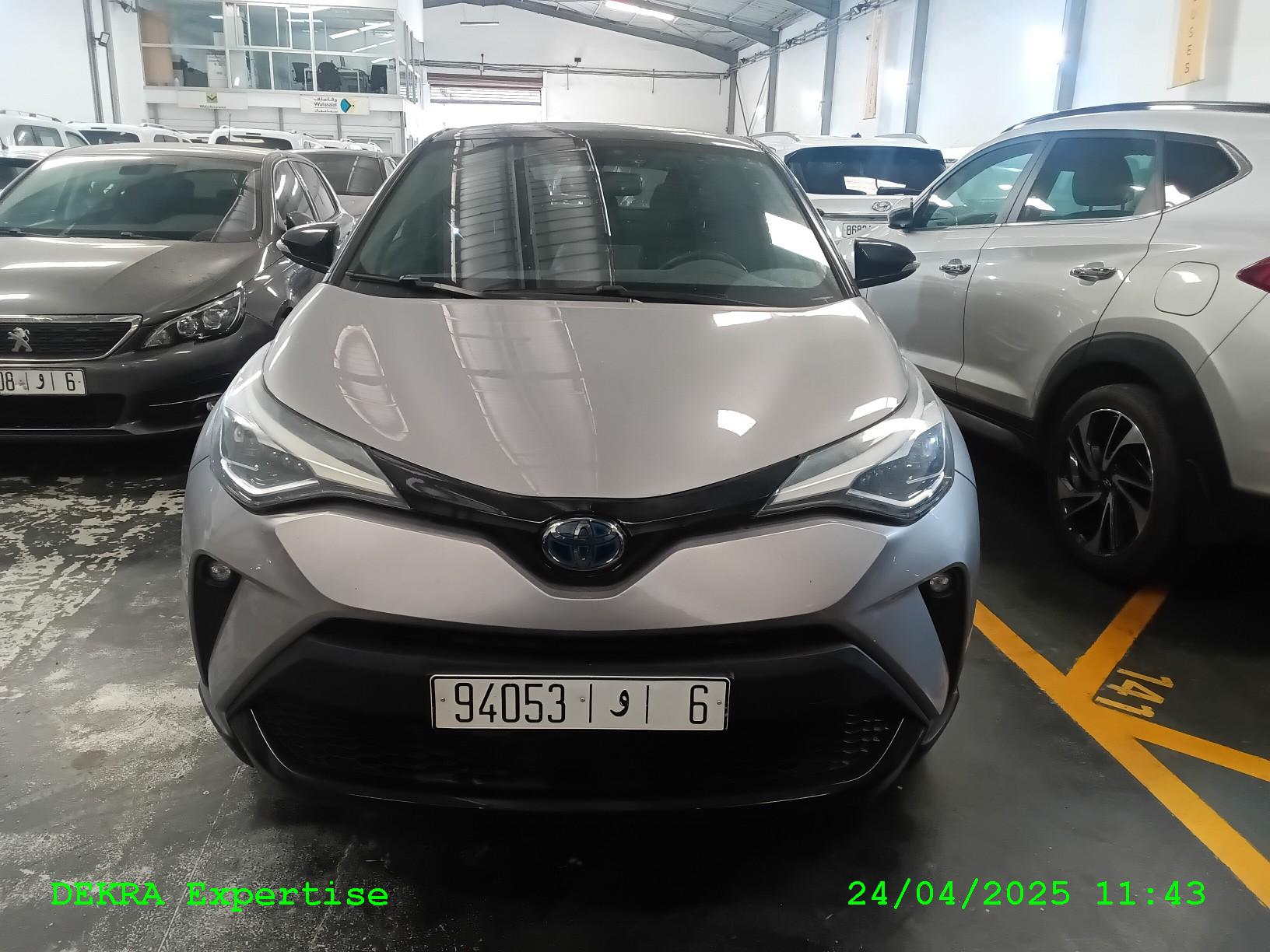 CHR HYBRID DISTINCTIVE +HV